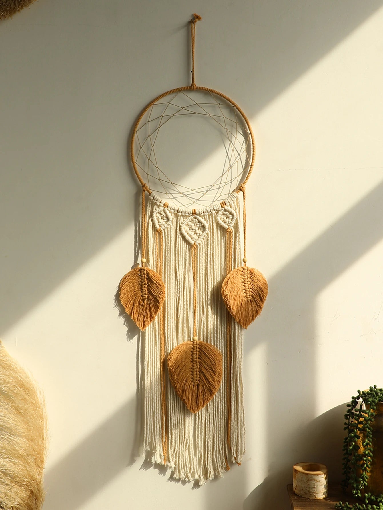 🌿🍃🤍 Boho Macramé Dream Catcher – Handwoven Leaf Wall Hanging