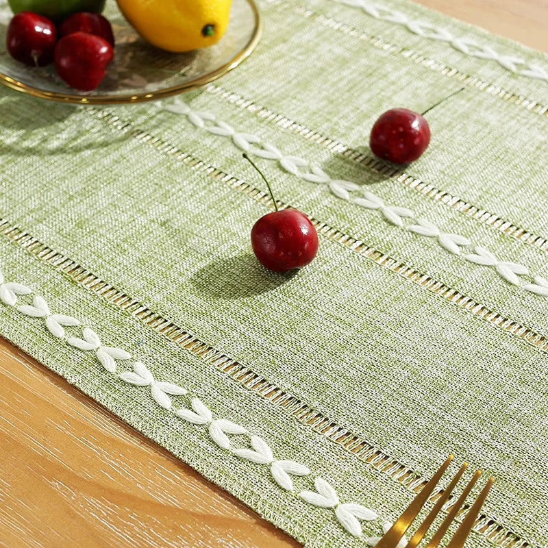 🌿🤍 Boho Table Runner – Rustic Braided Cotton Linen with Tassels