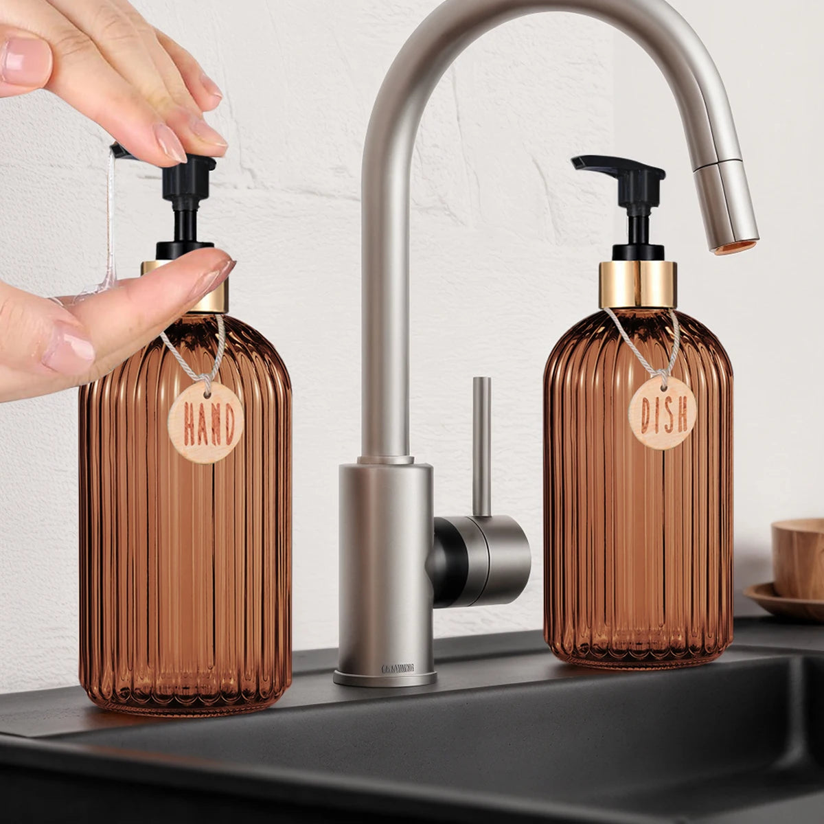 🧴🌿 Refillable Soap Dispenser Bottle – Modern Kitchen Countertop Décor