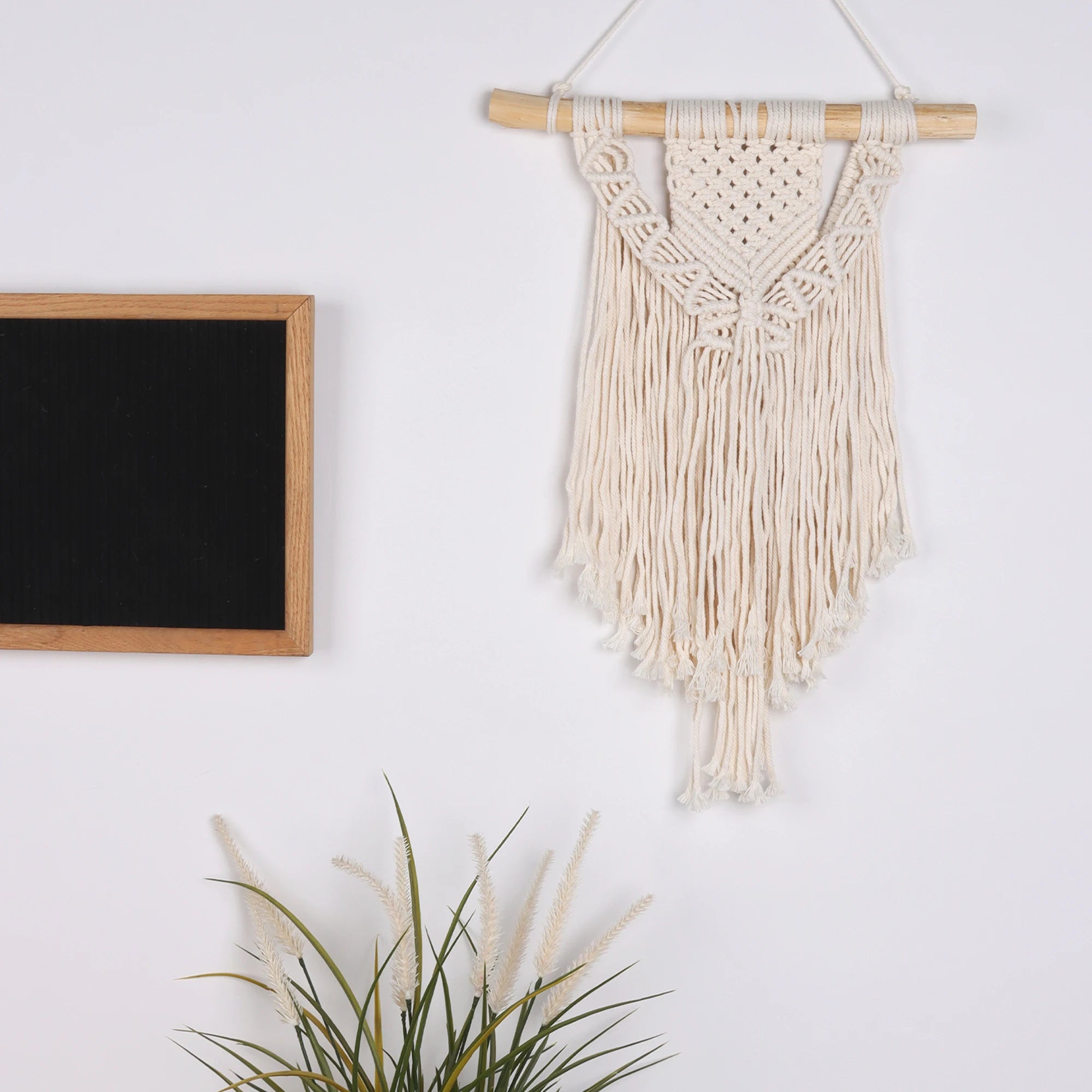 🌿🧶🤍 Boho Macramé Wall Hanging – Handwoven Geometric Tapestry