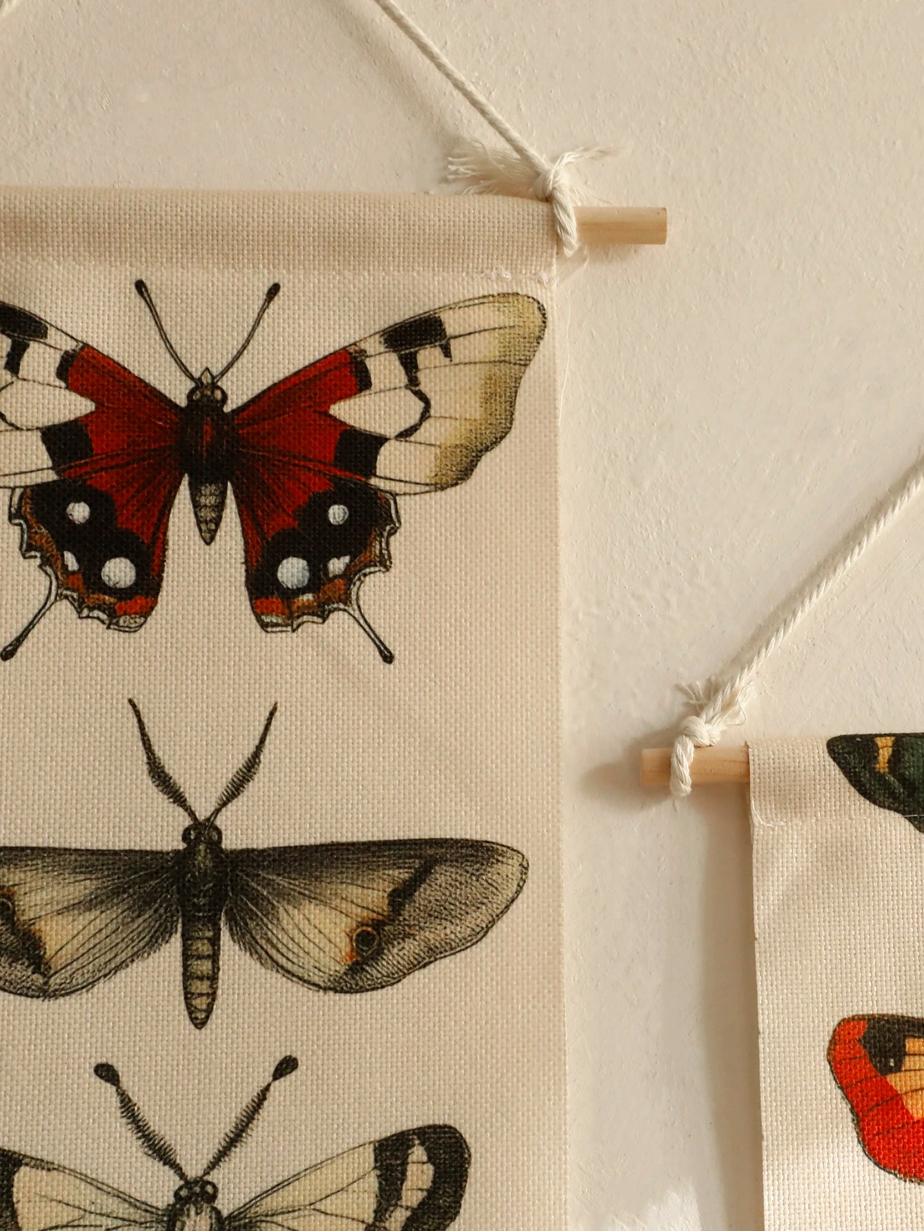 🦋🌿🤍 Boho Butterfly & Moth Wall Tapestry – Vintage Cotton Hanging Banner
