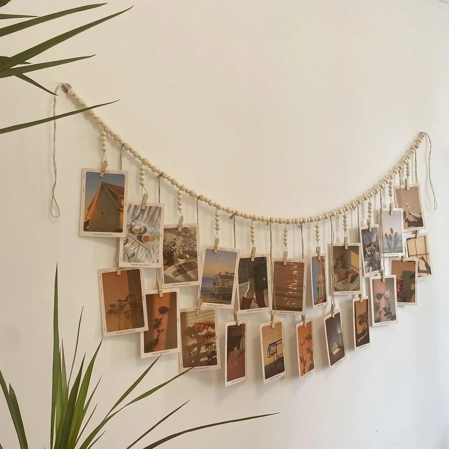 📸🌿🤍 Boho Wooden Bead Photo Garland – Hanging Wall Display with Photo Clips